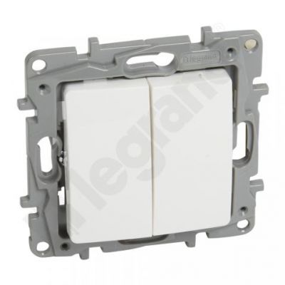 Niloe/Niloe Selection Łącznik Świecznikowy 10Ax Biały 764505 LEGRAND (764505)