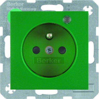 BERKER S.1/B.3/B.7 Gniazdo z uziemieniem i LED kontrolną z podwyższoną ochroną styków zielony 6765091913 (6765091913)