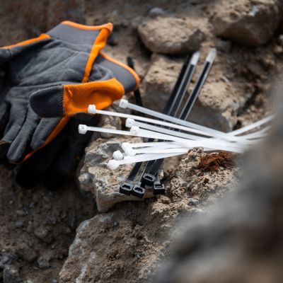 Opaska zaciskowa kablowa plastikowa poliamidowa czarna 2,5x120 100 szt. ELCAN (OP1-C-25120-100)