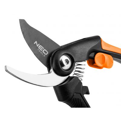 Sekator by-pass 210 mm zakres do 20 mm materiał PP uchwyt pokryty gumą TPR NEO TOOLS GTX (15-210)