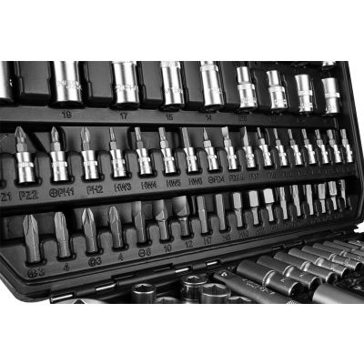 Zestaw kluczy nasadowych 110 elementów 1/2'' 1/4'' walizka NEO TOOLS (10-211)