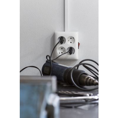 Simon Aquaclick Gniazdo wtyczkowe IP20 Schuko poczwórne 4-krotne z wbudowanym wyłącznikiem 16A 250 V~ zaciski śrubowe, biały ACGSZN4W1/11 KONTAKT (ACGSZN4W1/11)