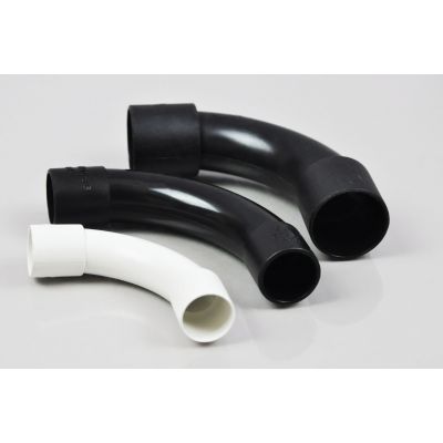 KOLANKO DWUKIELICHOWE 18 CZARNE WTRYSKOWE 09.33A (09.33A)