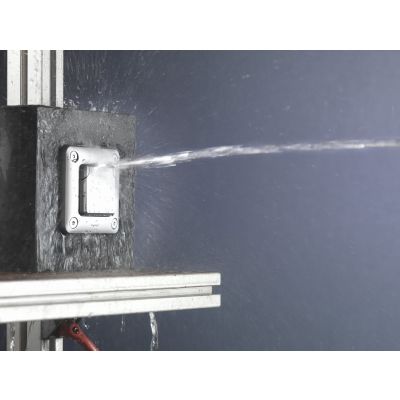 Soliroc Gniazdo Pojedyncze Z Uziemieniem Z Klapką 077831 LEGRAND (077831)