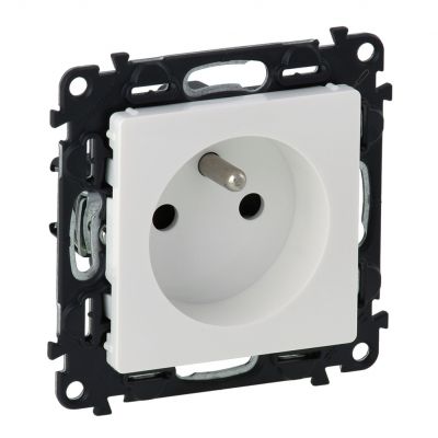 Valena Life Gniazdo Pojedyncze Z Uziemieniem /Z Przesłonami/ Białe 16A – 250 V 753180 LEGRAND (753180)