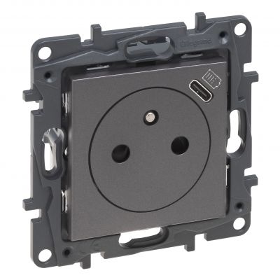 Niloe Step Gniazdo Pojedyncze Z Uziemieniem Z Usb Typu C Umieszczonym W Plakietce Zaciski Automatyczne Z Przesłoną- Kolor Stalowy 863438 LEGRAND (863438)