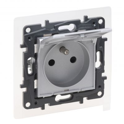 Niloe Step Gniazdo Pojedyncze Z Uziemieniem IP44 Zaciski Śrubowe Bez Przesłony Styków- Kolor Aluminium 863335 LEGRAND (863335)