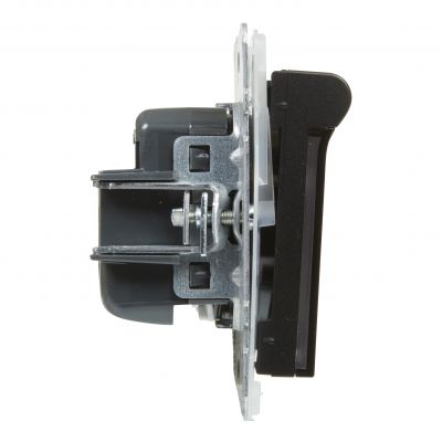 Suno Gniazdo Pojedyncze Z Uziemieniem 2P+Z IP44 16A 250 V Zaciski Automatyczne Z Przesłoną Czarny 721486 LEGRAND (721486)