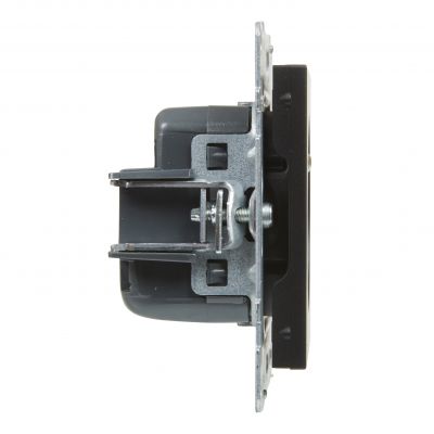 Suno Gniazdo Pojedyncze Z Uziemieniem 2P+Z 16A 250 V Zaciski Śrubowe Czarny 721485 LEGRAND (721485)