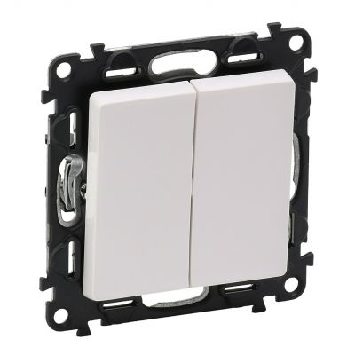 Valena Life Łącznik Świecznikowy Biały 10Ax 250 V 752105 LEGRAND (752105)