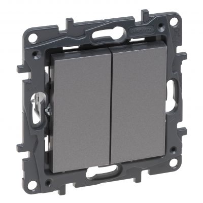 Niloe Step Łącznik Świecznikowy 10 Ax- Kolor Stalowy 863405 LEGRAND (863405)