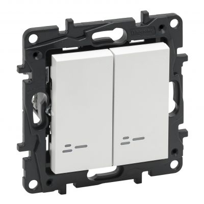 Niloe Step Łącznik Świecznikowy Podświetlany 10Ax Kolor Biały 863115 LEGRAND (863115)