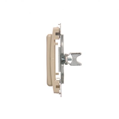 Simon Basic Adapter (przejściówka) na osprzęt standardu 45 × 45 mm. Montaż do puszki na łapki i wkręty beż BMA45M/12 KONTAKT (BMA45M/12)