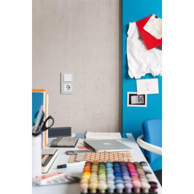 Q.7 Ramka 1-krotna do modułu podświetlenia LED, szkło, czarne (10116176)