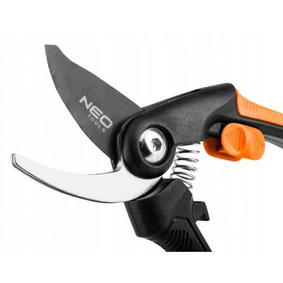 Sekator by-pass 210 mm zakres do 20 mm materiał PP uchwyt pokryty gumą TPR NEO TOOLS GTX (15-210)