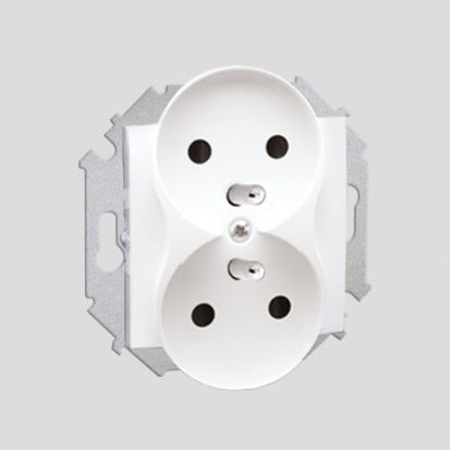 1591461-030  Gniazdo wtyczkowe podwóne z uziemieniem (moduł) z przesłonami torów prądowych, ?16A, 25 Produkt wycofany 1591461-030 KONTAKT - 1190513212.jpg